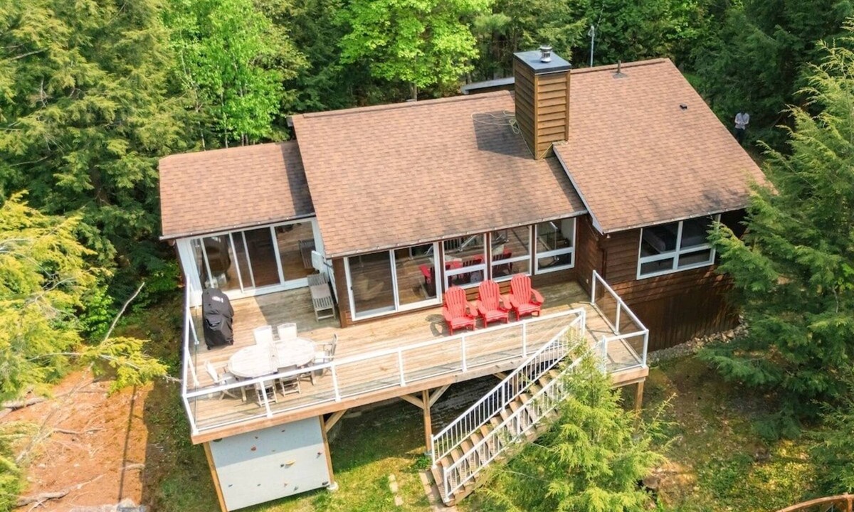 Bala Cottage | OvertheMoon Muskoka Bala Waterfront Retreat: Sauna