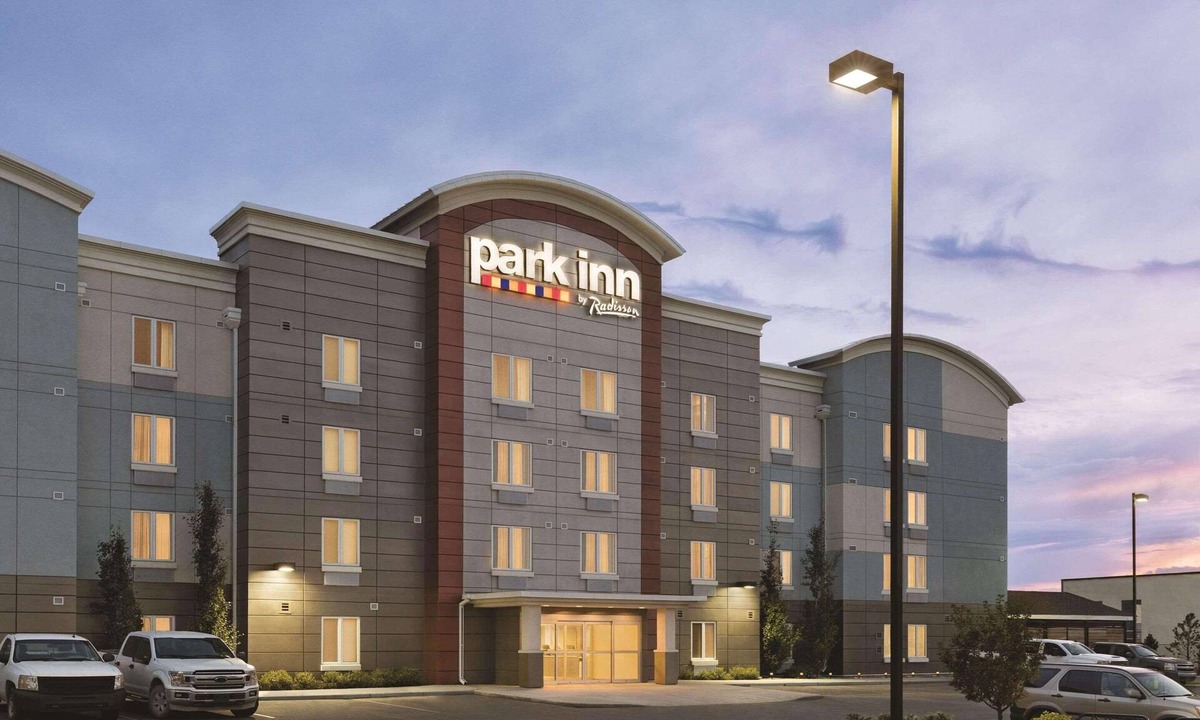 Calgary Hotel | Park Inn by Radisson, Calgary Airport North, AB