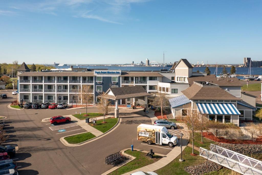 Park Point Hotel | Park Point Marina Inn