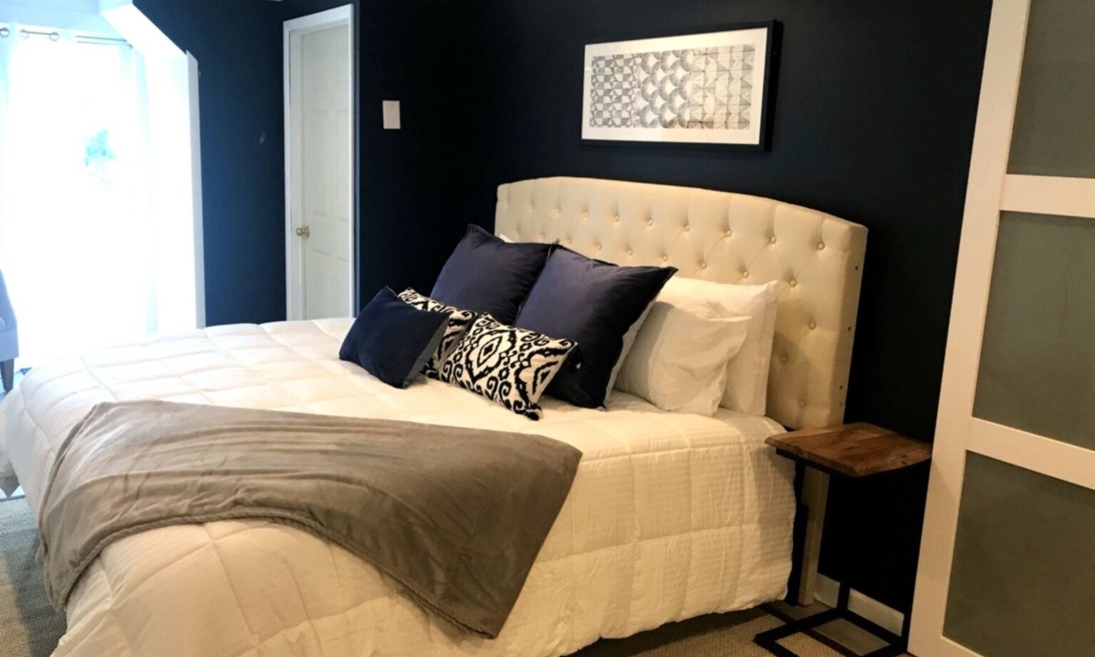 Hector House | Peaceful and private renovated barn right off the winery and brewery trail