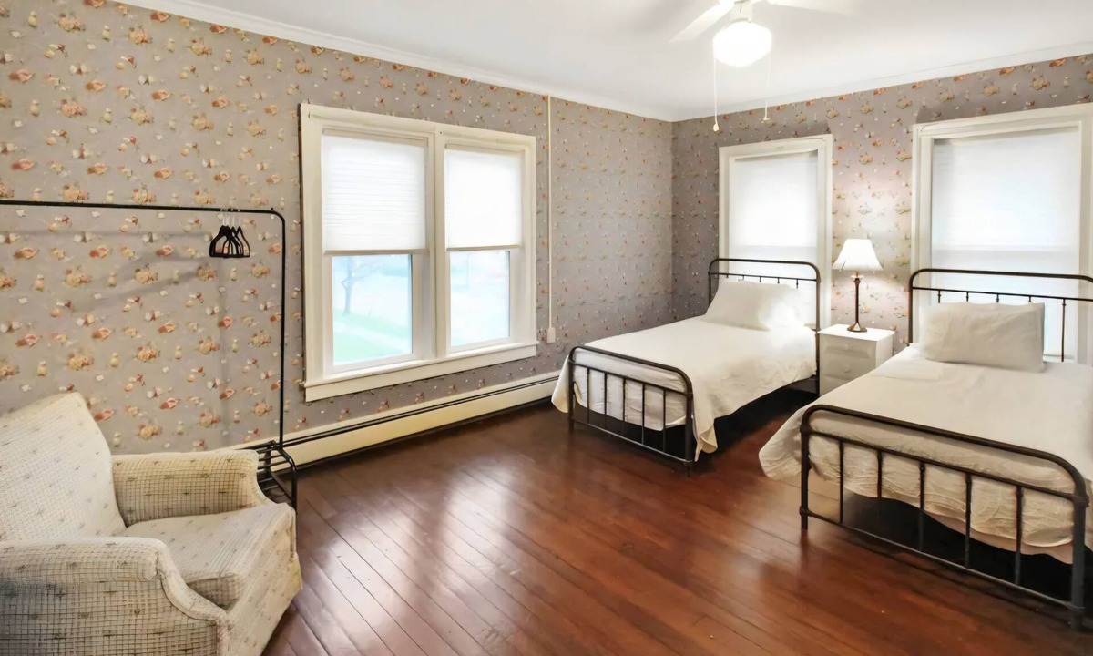 Westfield Bed & Breakfast | Peaceful One-Bedroom Stay at YWCA - Two Twin Beds in Beautiful Westfield, NY