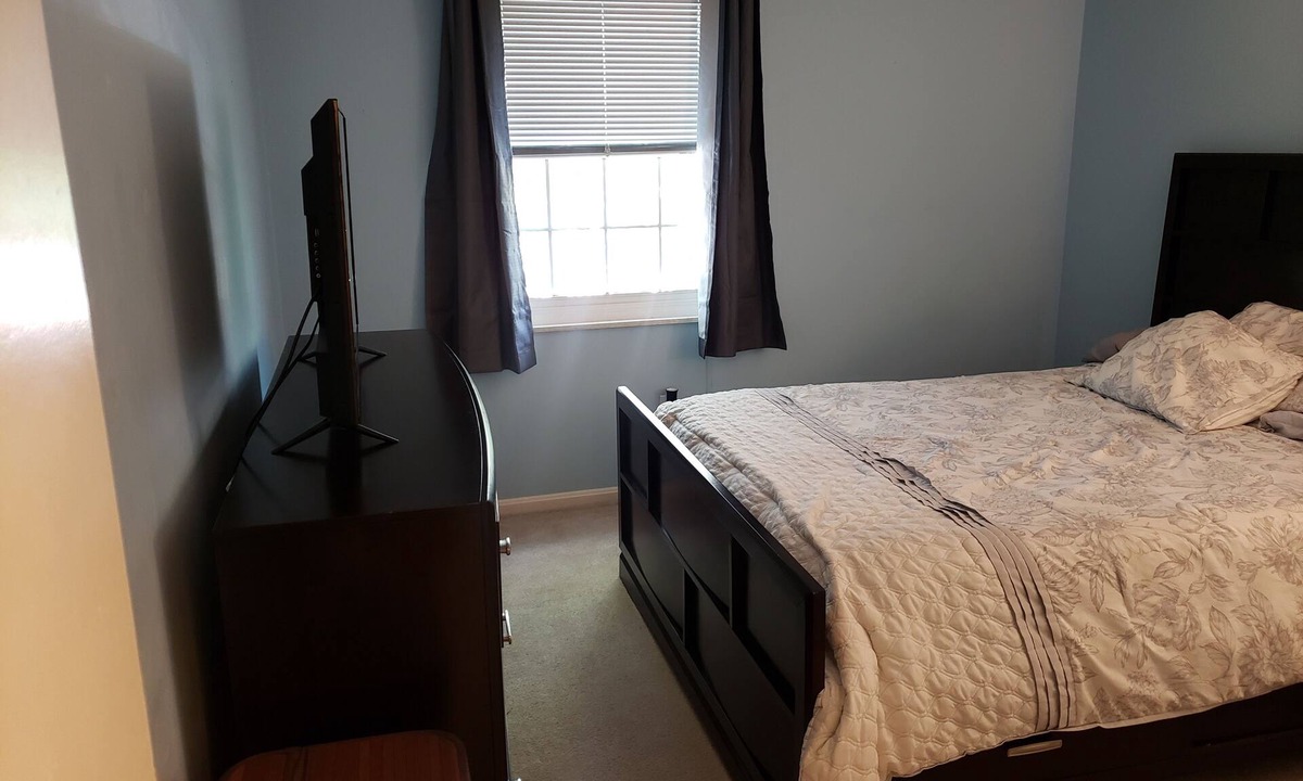 North Olmsted Condo | Perfect 2-bedroom condo Near Everything