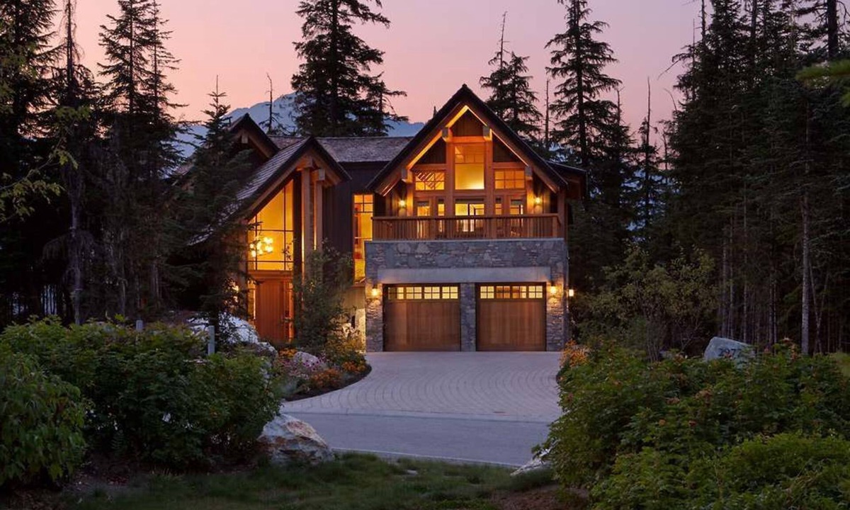 Whistler Creekside House | Pet-friendly chalet w/hot tub, media room