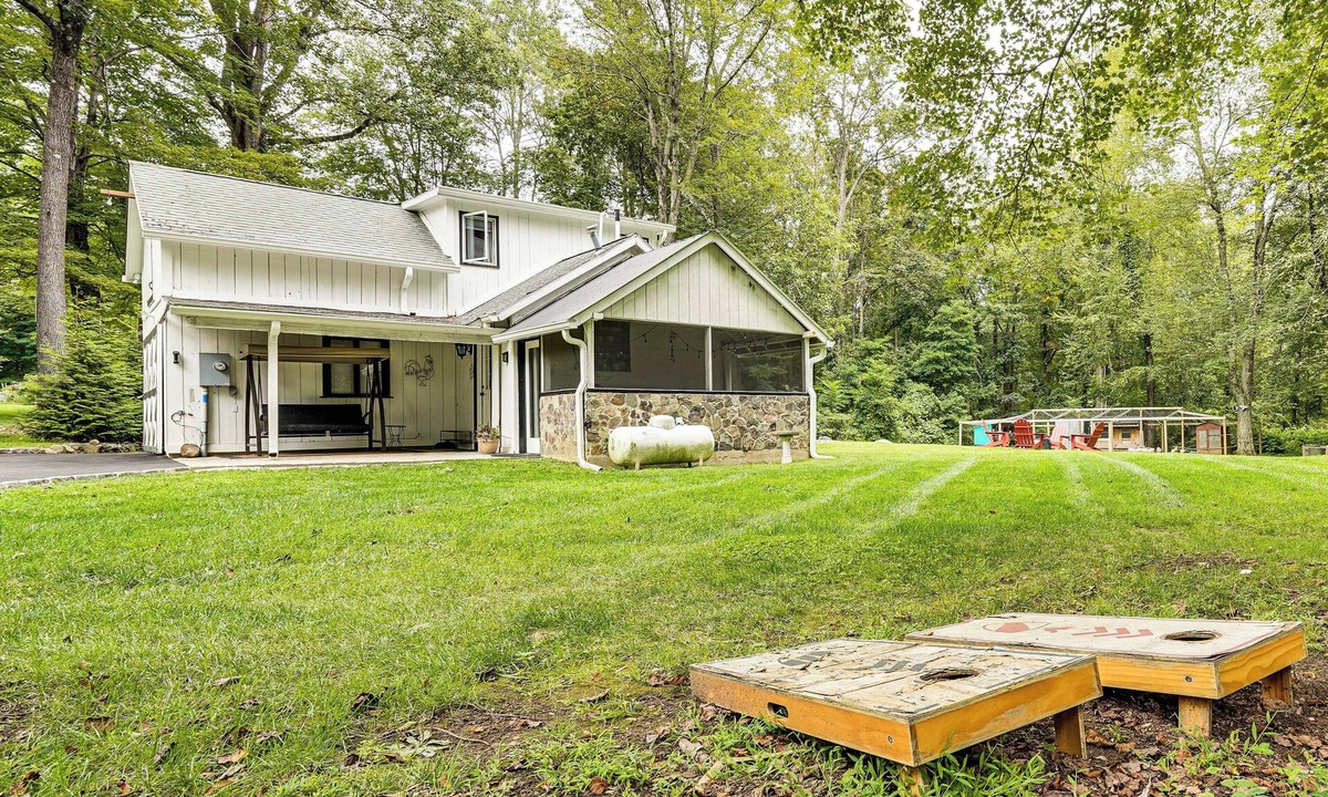 Redding Ridge Cottage | Pet-Friendly Cottage, 2 Mi to Saugatuck Falls
