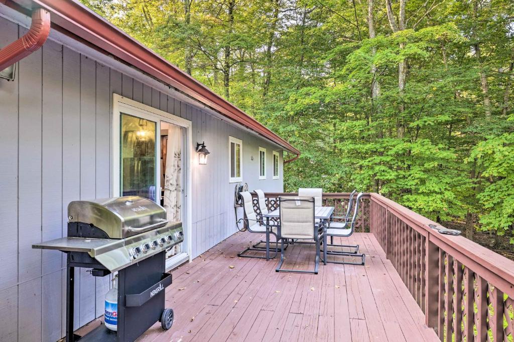 Gouldsboro House | Pet-Friendly Home in Big Bass Lake Community!