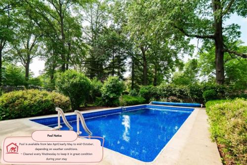 Vermilion House | Pool - Hot Tub - Game Room - Remodeled - Sleeps 10