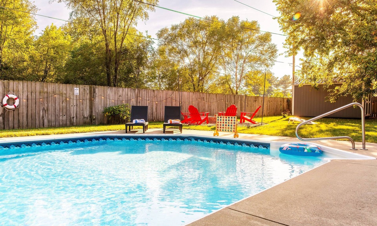 Stevensville House | Pool & Play | Hot Tub, Ping Pong, Nintendo Switch