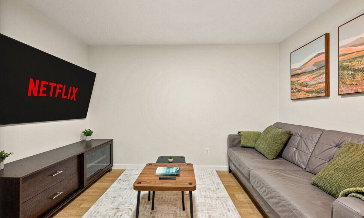 Keith Condo | Private 2BR Suite | Near HWY 1 | Fully Stocked