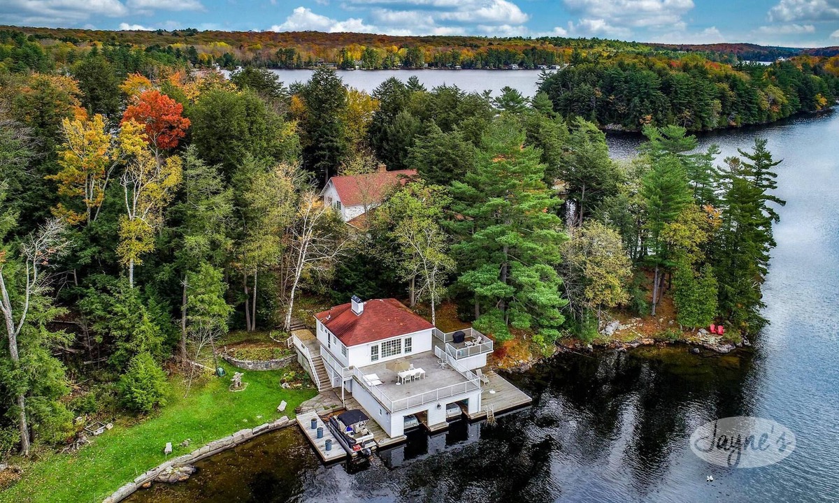 Bala Cottage | Private, 5 acre island that sleeps up to 16! Lake Muskoka!