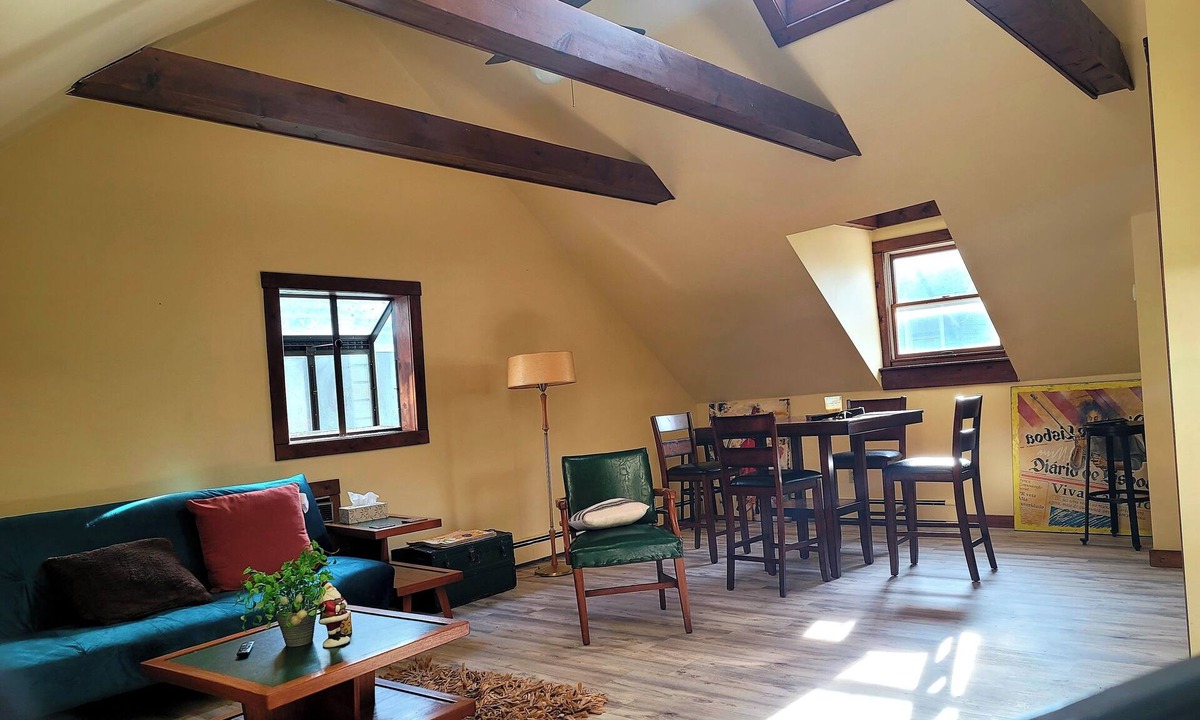Downtown Buffalo Apartment | Private and spacious Carriage House pet friendly