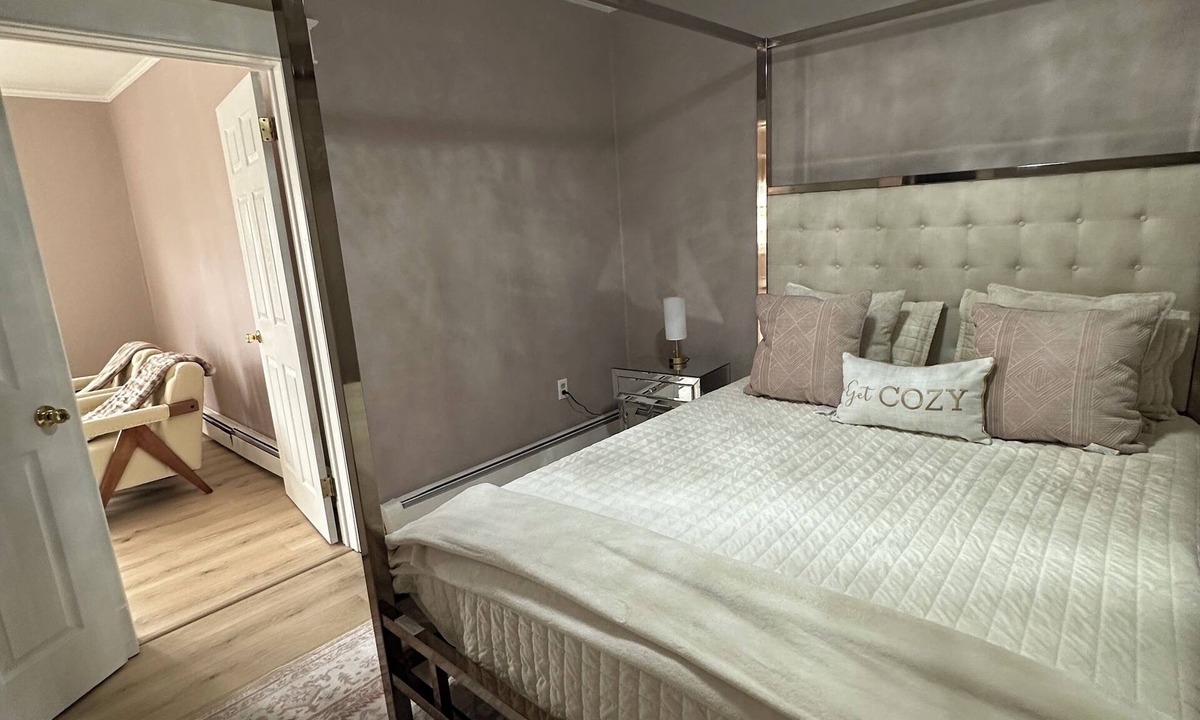 Scranton Apartment | Private Cozy 2-bedroom apartment in charming Scranton with AC