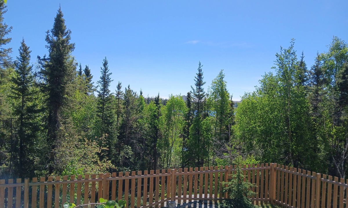 Yellowknife House | Private Lakeview Suite Near Downtown | Aurora Views | Cozy & Quiet