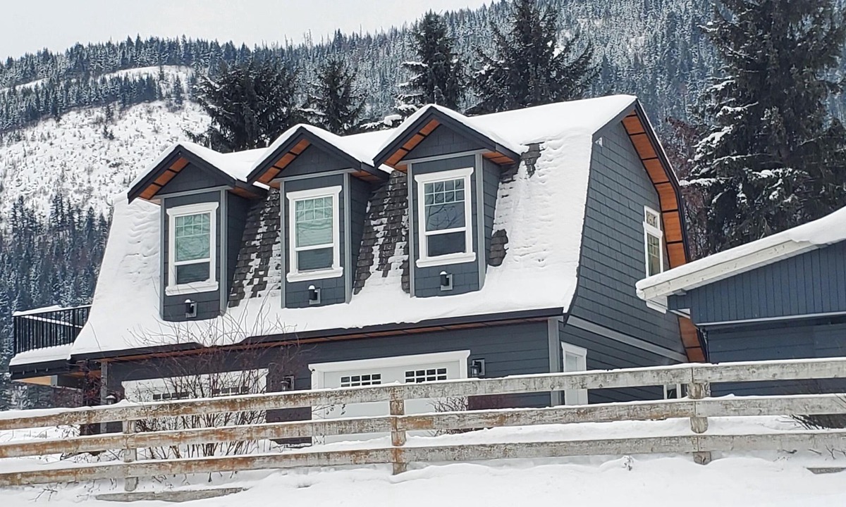 Vernon Cottage | Private & Quite Country Setting - Carriage House. Light and Modern