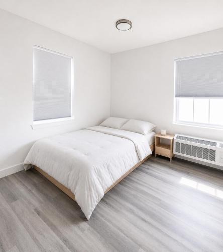 Industry Bed & Breakfast | Private Room with Dedicated Bathroom & Near Manhattan & Free Parking