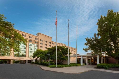 Liverpool Hotel | Randolph Hotel Liverpool Syracuse Airport West, Trademark