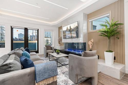 Davie Village House | Rare find 2300sf 4BR Luxury Home Near Sunset Beach