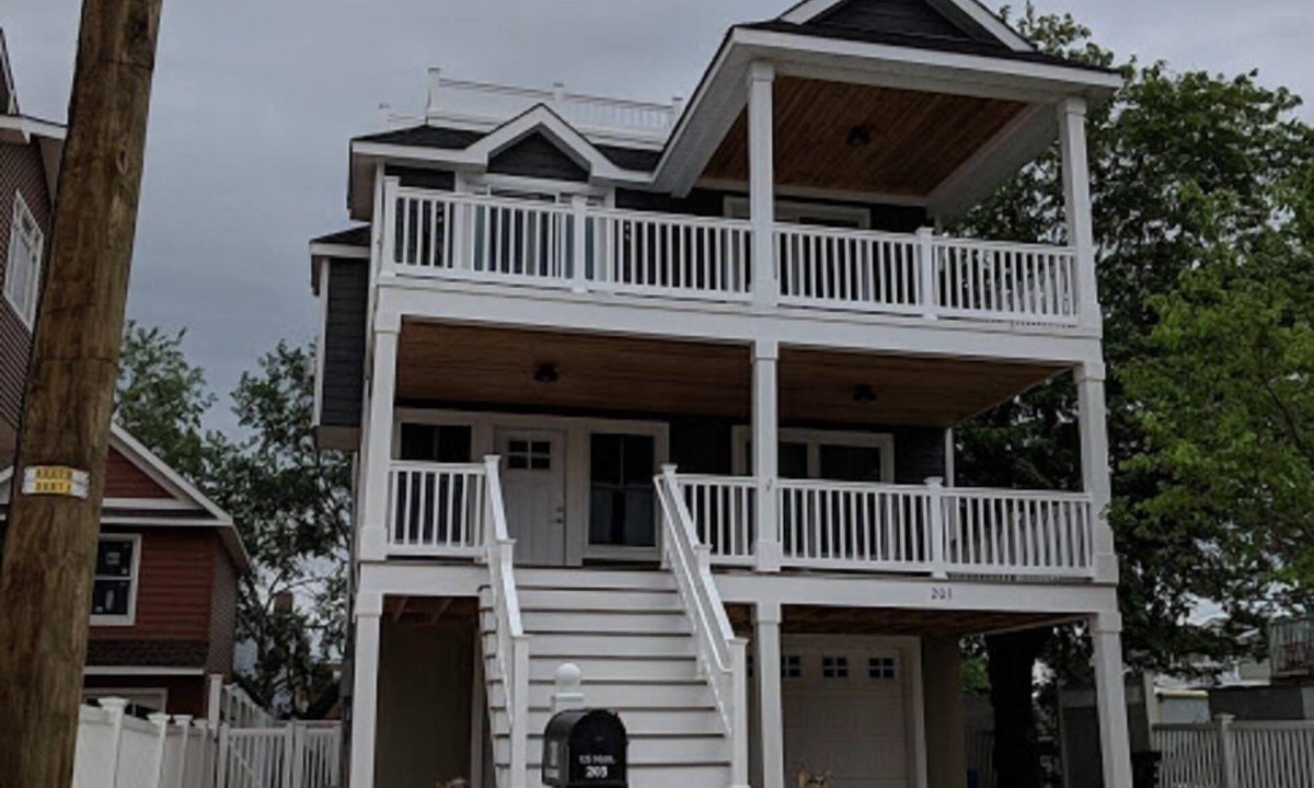 Beach Haven House | Recent Construction 4 Bedroom in the heart of Beach Haven