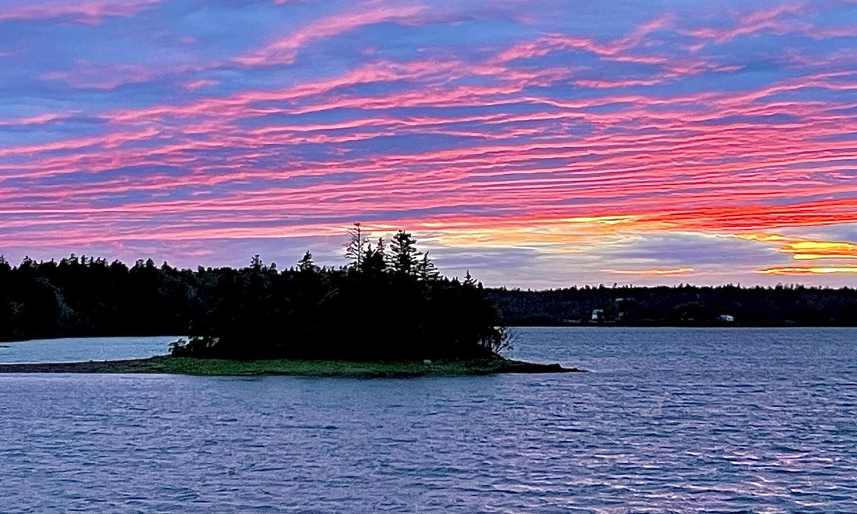 Eastport House | Relaxing Sunset Getaway