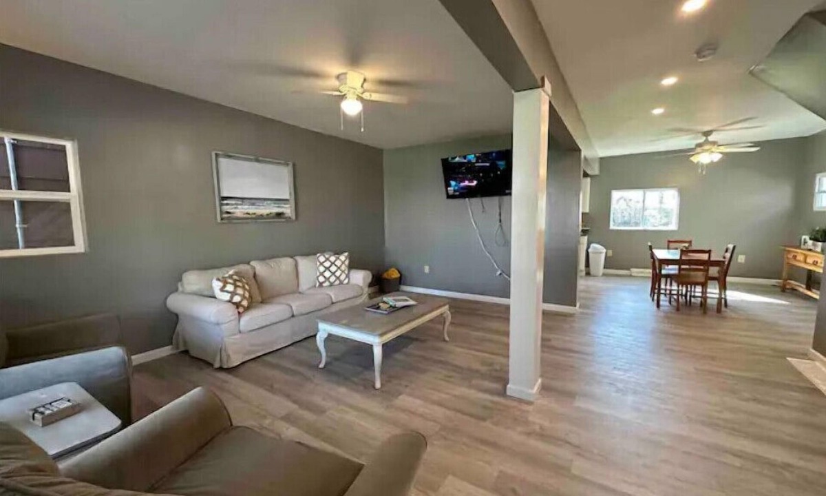 Erie House | Renovated 1922 3 bedroom 1 bathroom home on West Second