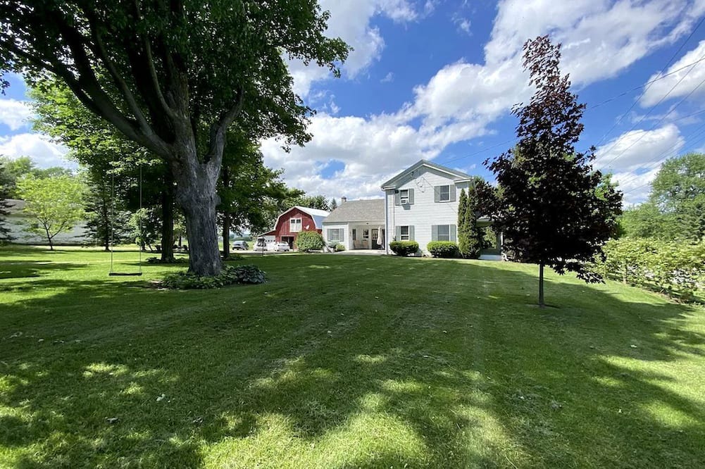 Town of Milo Cottage | Restored Farmhouse with Hot-Tub in Penn Yan, New York