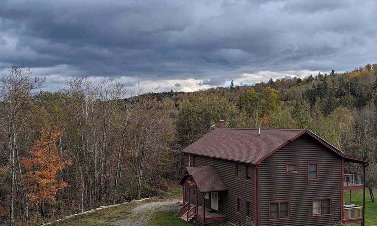 The Forks Cabin | Riverfront Double Bunk Room in West Forks