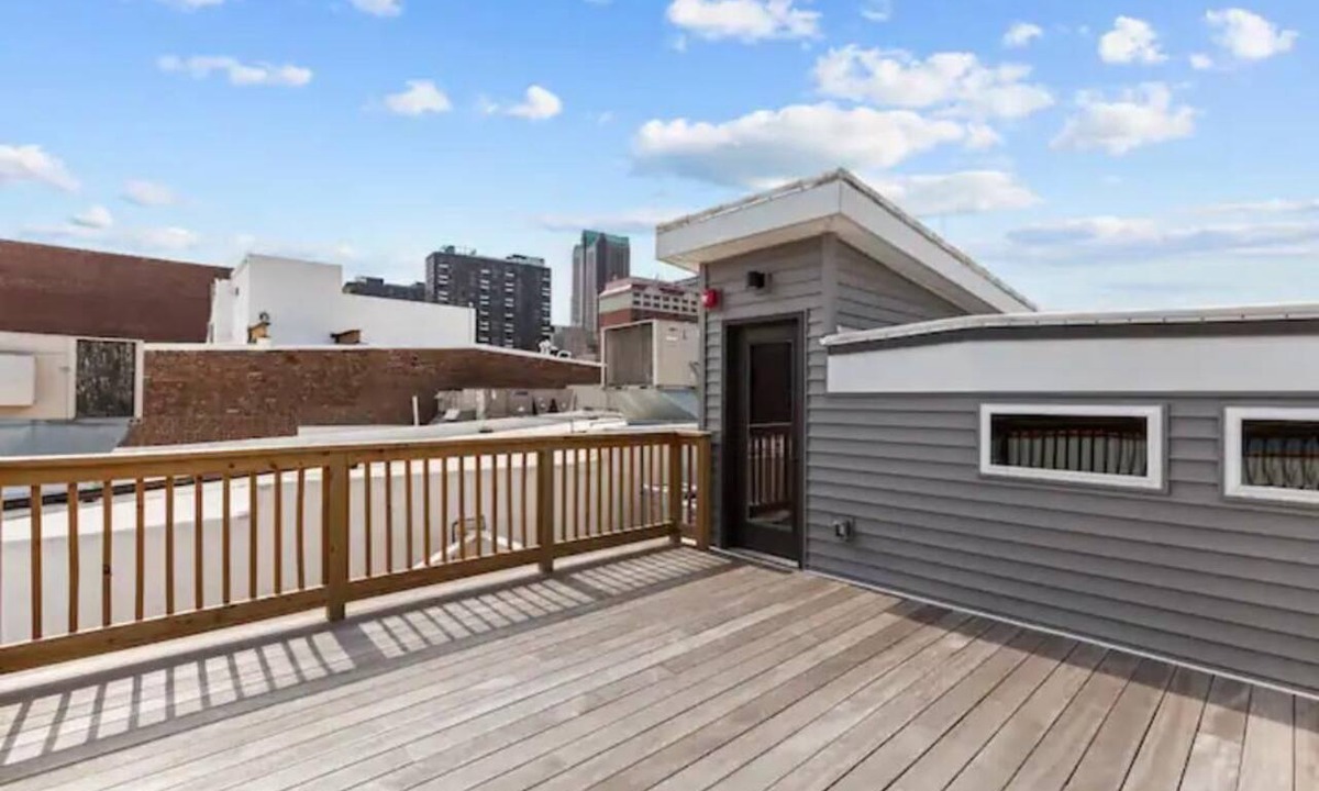 Downtown St. Louis Apartment | Riverfront Loft - Private Balcony - King Bed - Arch, Conventions & Casino