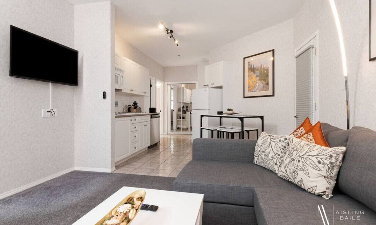 East Kootenay Apartment | Riverside Twin `B` | Cozy | Views | King Bed