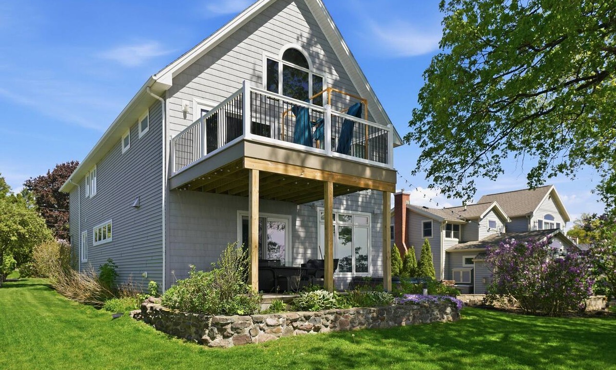 North Greece House | Rochester Lakeview 4br With Firepit Sleeps 6 4 Bedroom Home