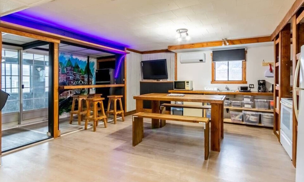 Les Rivieres Apartment | Room in the Heart of the City