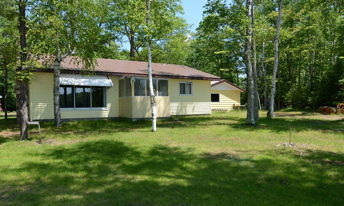 Cable House | Rustic and Cozy 2-bedroom Cabin on Lake Namakagon with Private Dock!