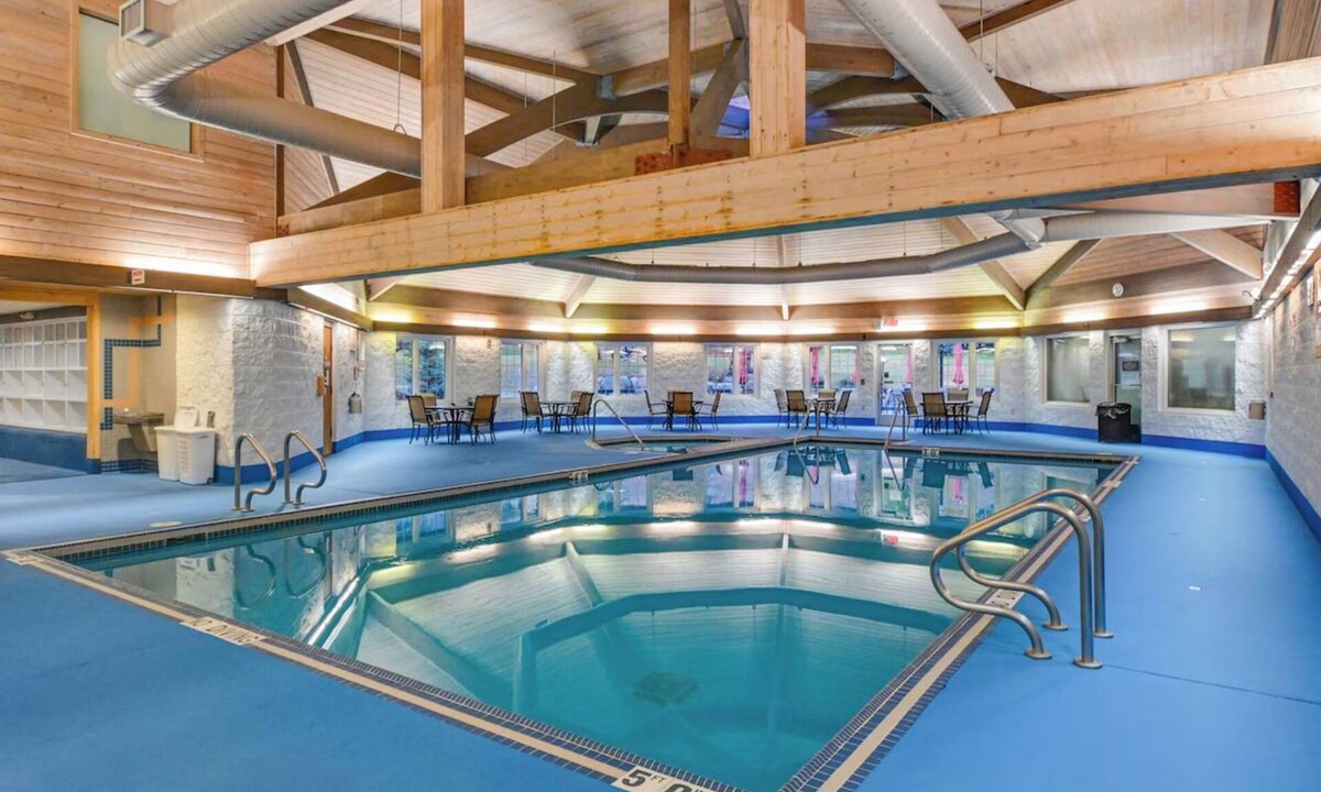 Iron Mountain Hotel | Rustic Lodge w/Heated Pool & Ski-in/Ski-out Access & Golfing- Perfect Retreat!