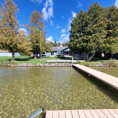 Cedar House | Sandbar Cedar Cottage on Lake Leelanau