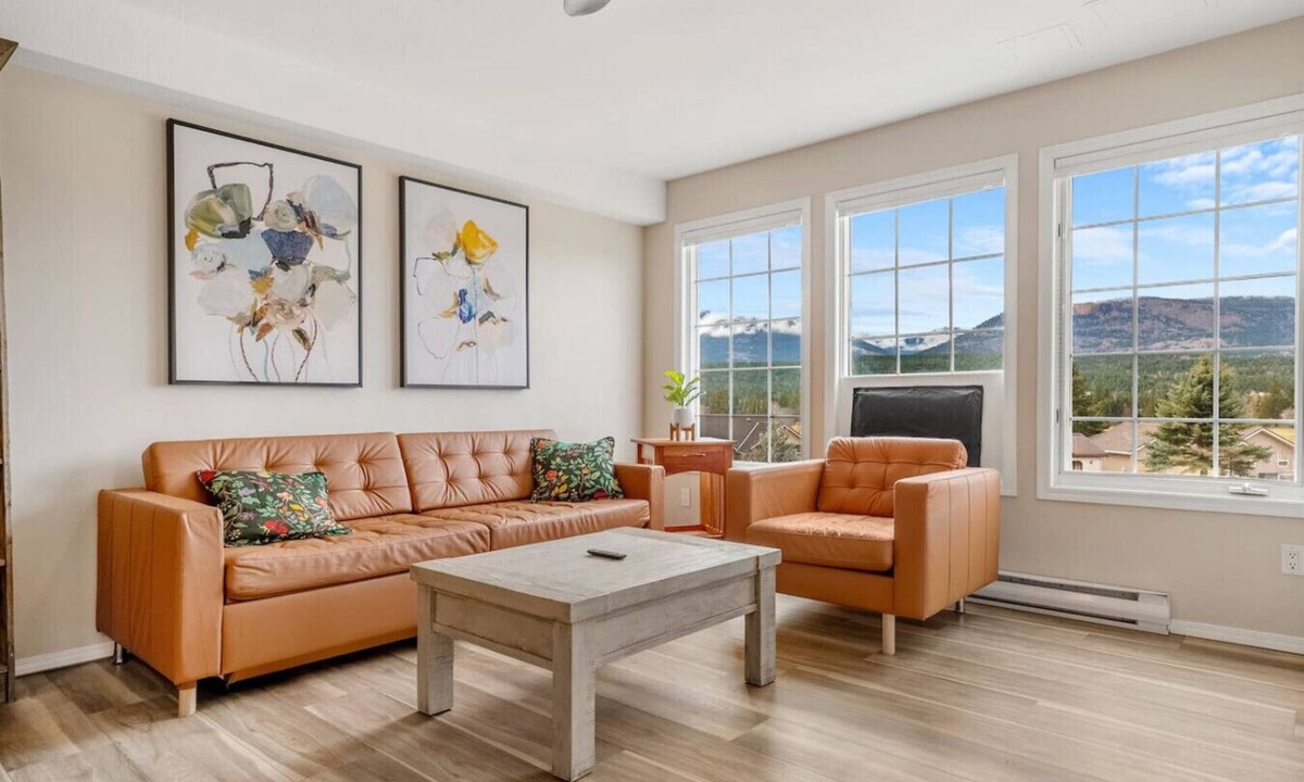 East Kootenay Apartment | Satsuma | Close to Waterpark, Hot Springs & Golf