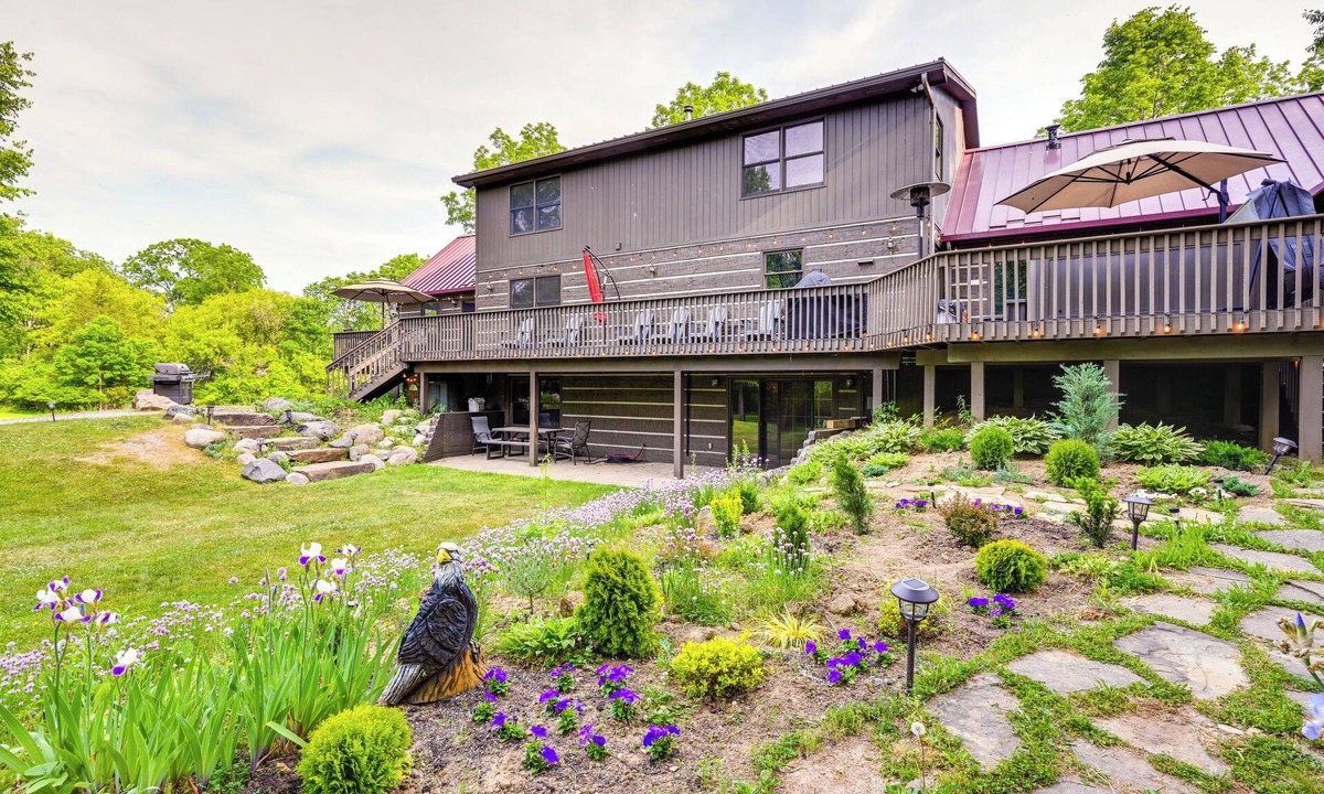Clarklake Cabin | Sauna & Cold Plunge! Custom-Built Clarklake Cabin