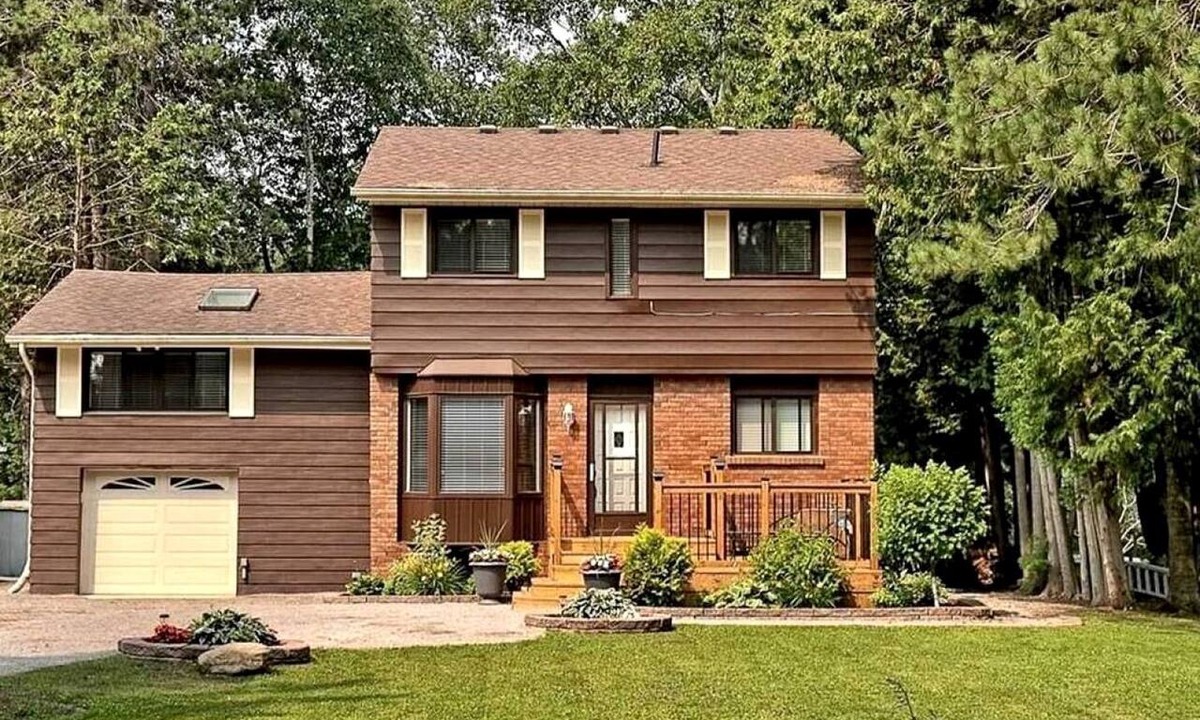 Kawartha Lakes Cottage | Scenic Burnt River Cottage with River Views and Outdoor Gazebo, Near Fenelon Falls and Bobcaygeon, Ontario