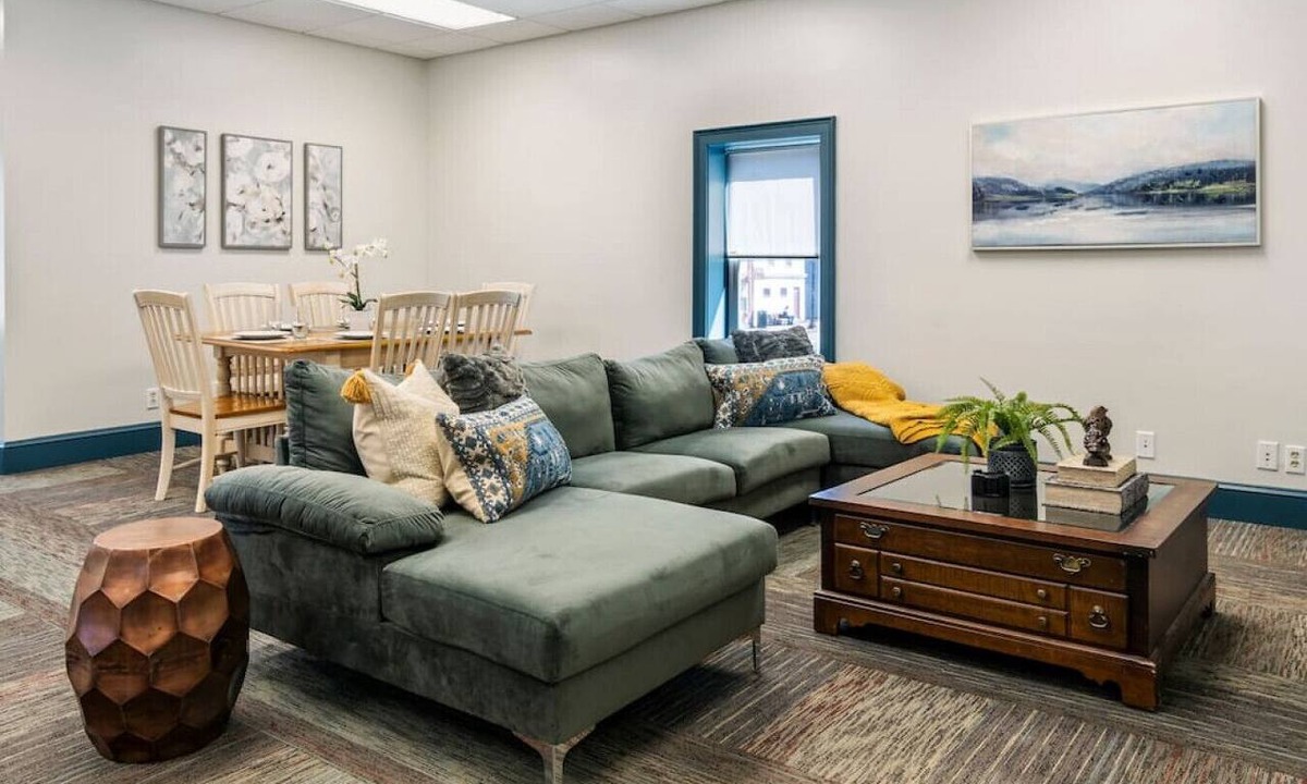 Scottsville Apartment | Scottsville 4-Bdrm Loft/Sleeps 6/Onsite Parking