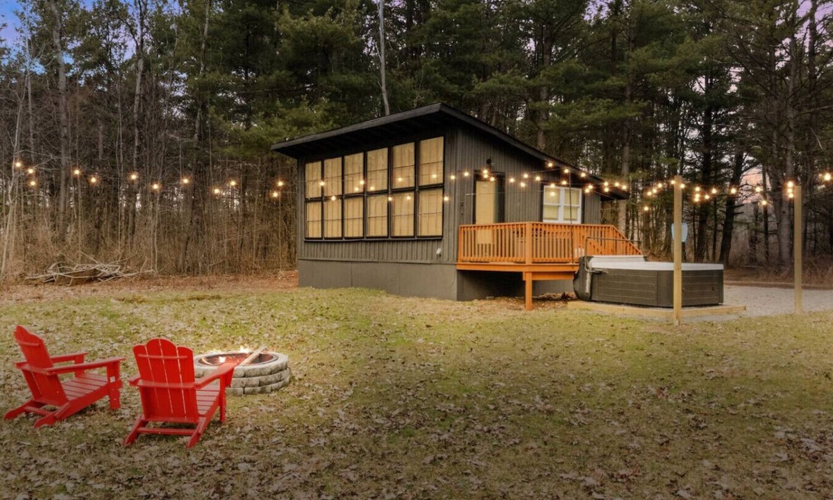 Branchport Cabin | Secluded Cabin, Hot Tub, Fire Pit, Pets, Grill