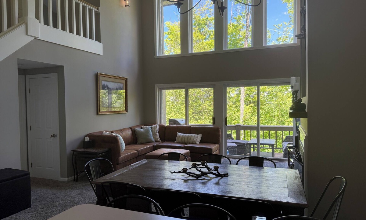 Clymer Condo | “Seek The Peak” 3BR+Loft Golf & Ski in and out access. Family Retreat sleeps 14