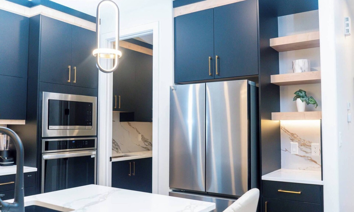 Southwest Edmonton House | Serene Dwelling Home-4 Bedroom,pool Table Near Yeg- With AC