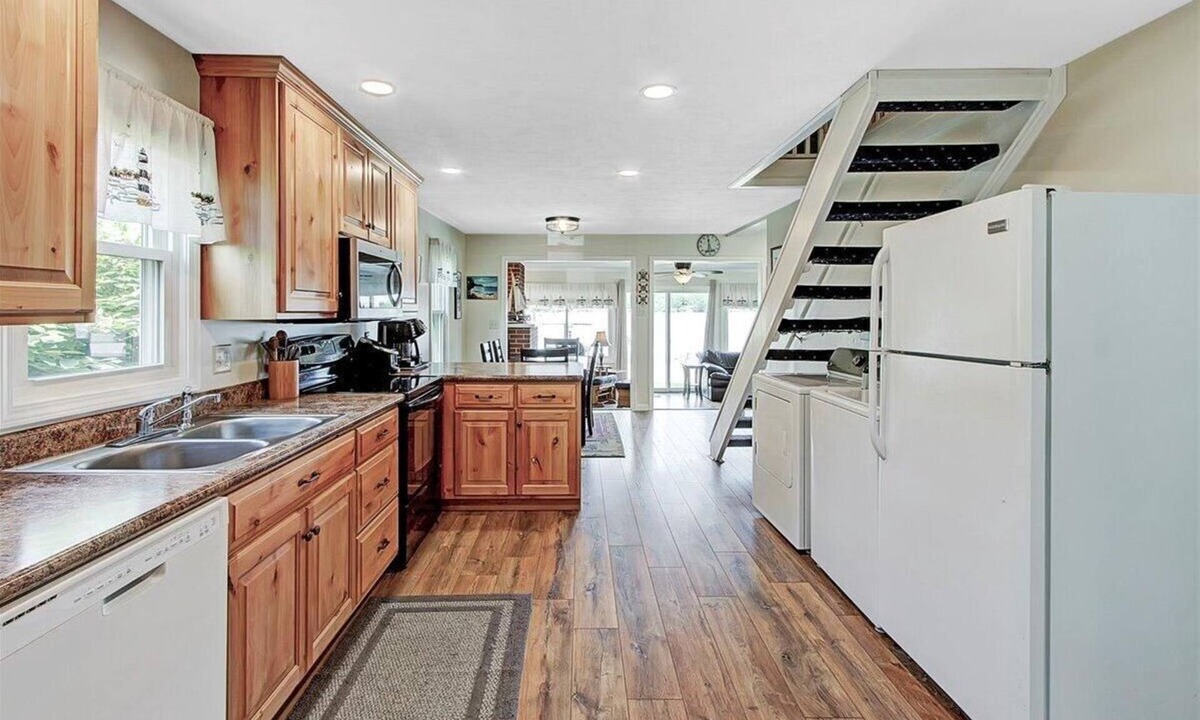 Lakeview House | Serenity Lakefront Home on Techumseh Island - Sleeps 6, 2BR, 1.5Bath, Boat Dock