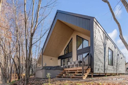 Pont-Rouge Ski Chalet | Serenity - Relaxing getaway - Spa and Arcade games