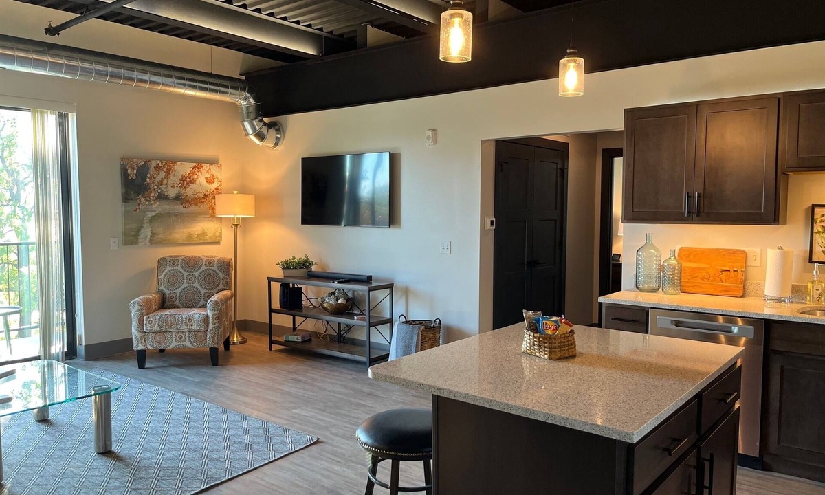 Kalamazoo Apartment | Serenity Stay in Luxury