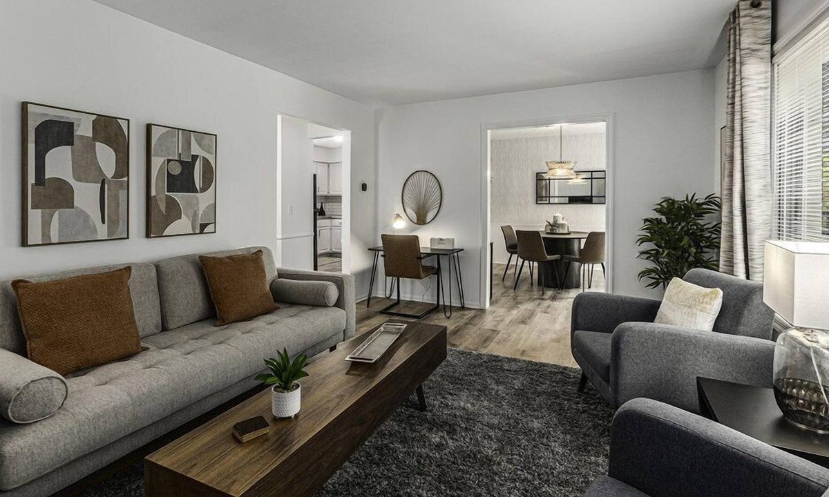 Forest Hills Condo | Side by side duplex w/ private driveway, yard and easy access to everything