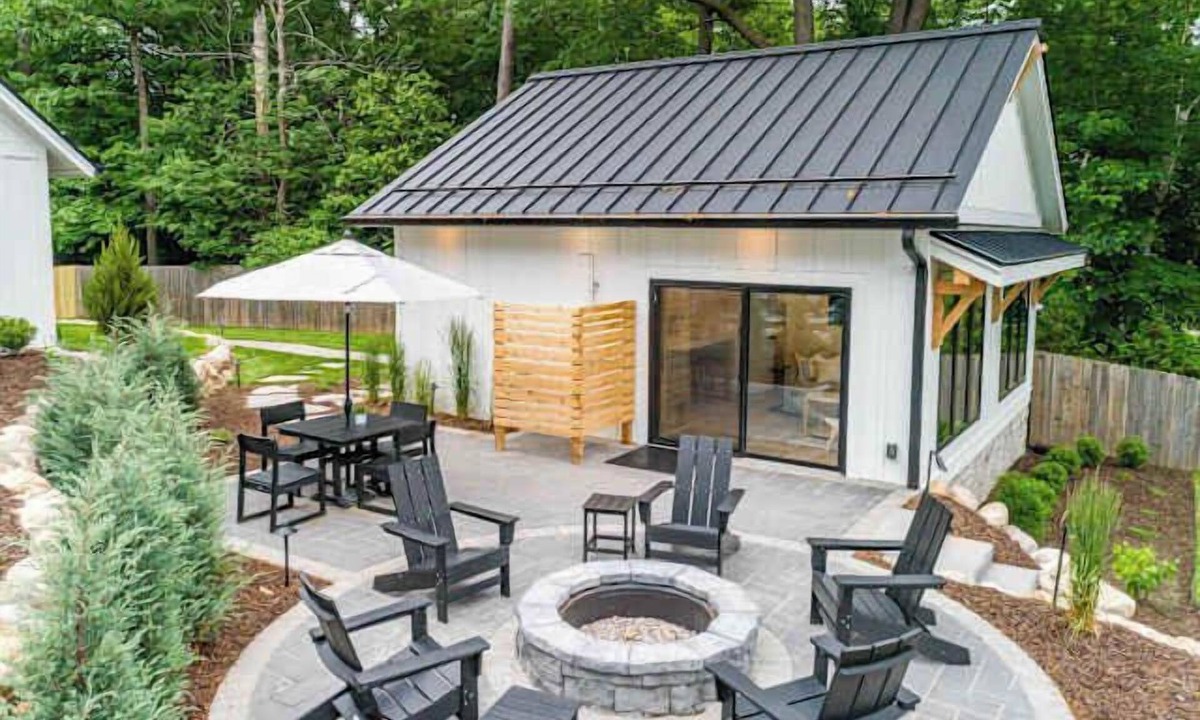 Traverse City Cottage | Silver Oaks Resort - Cottage Three