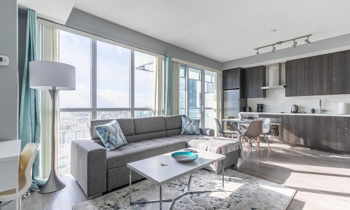Toronto Entertainment District Apartment | Simply Comfort. Design 26 Floor Downtown Apartment