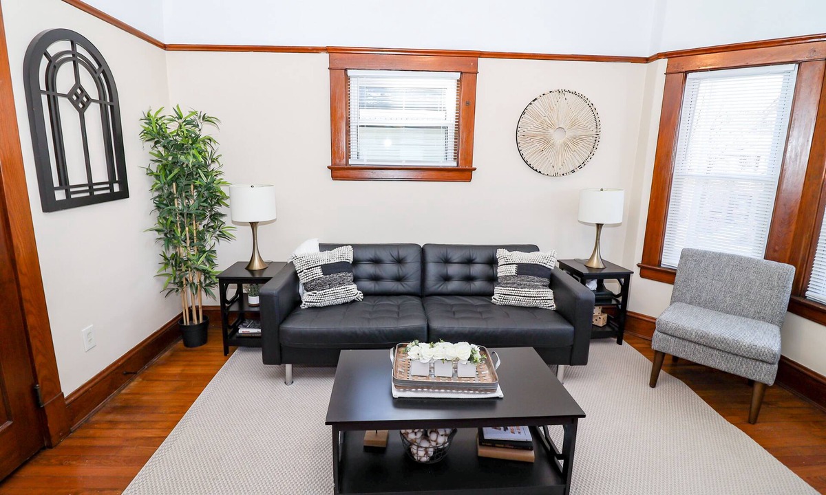 Lakewood Apartment | Spacious 2BR Near Cleveland Hospitals Travel Pros