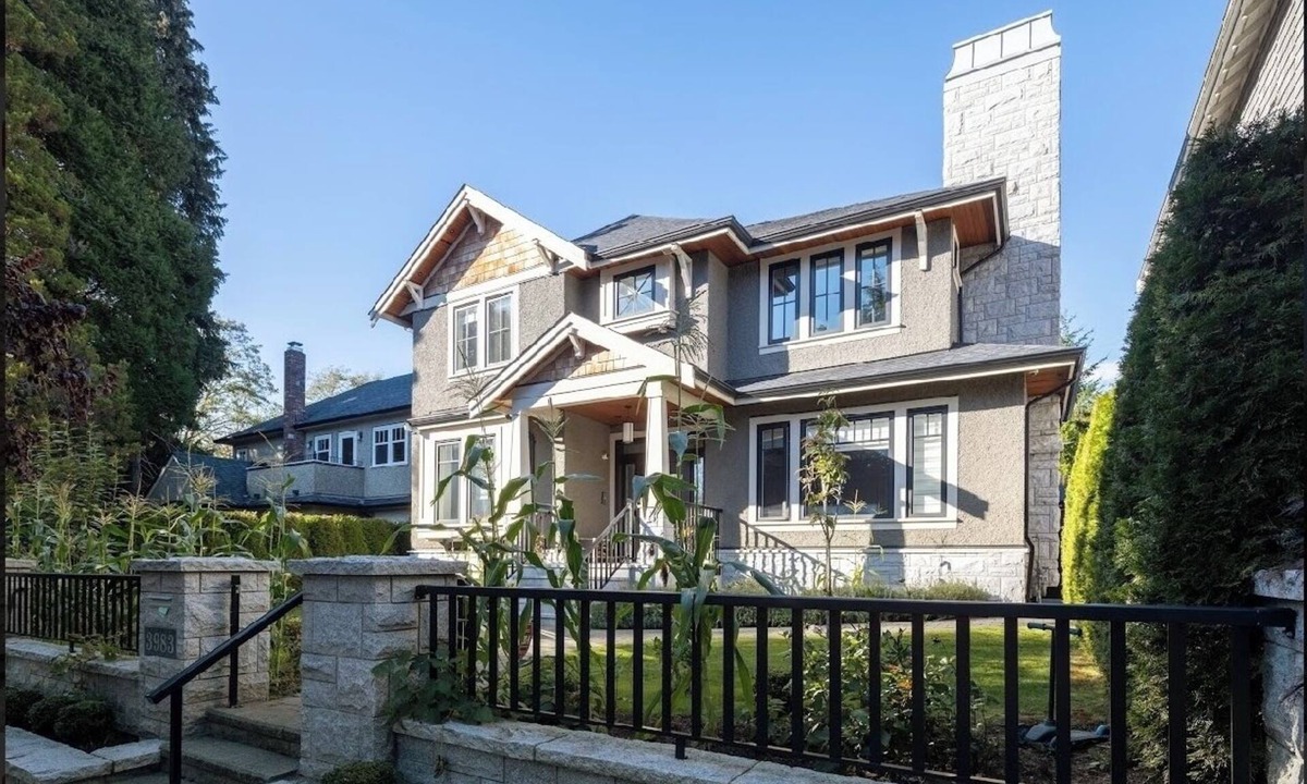 Dunbar House | Spacious 3BR Basement Suite (Private) – Great for Families
