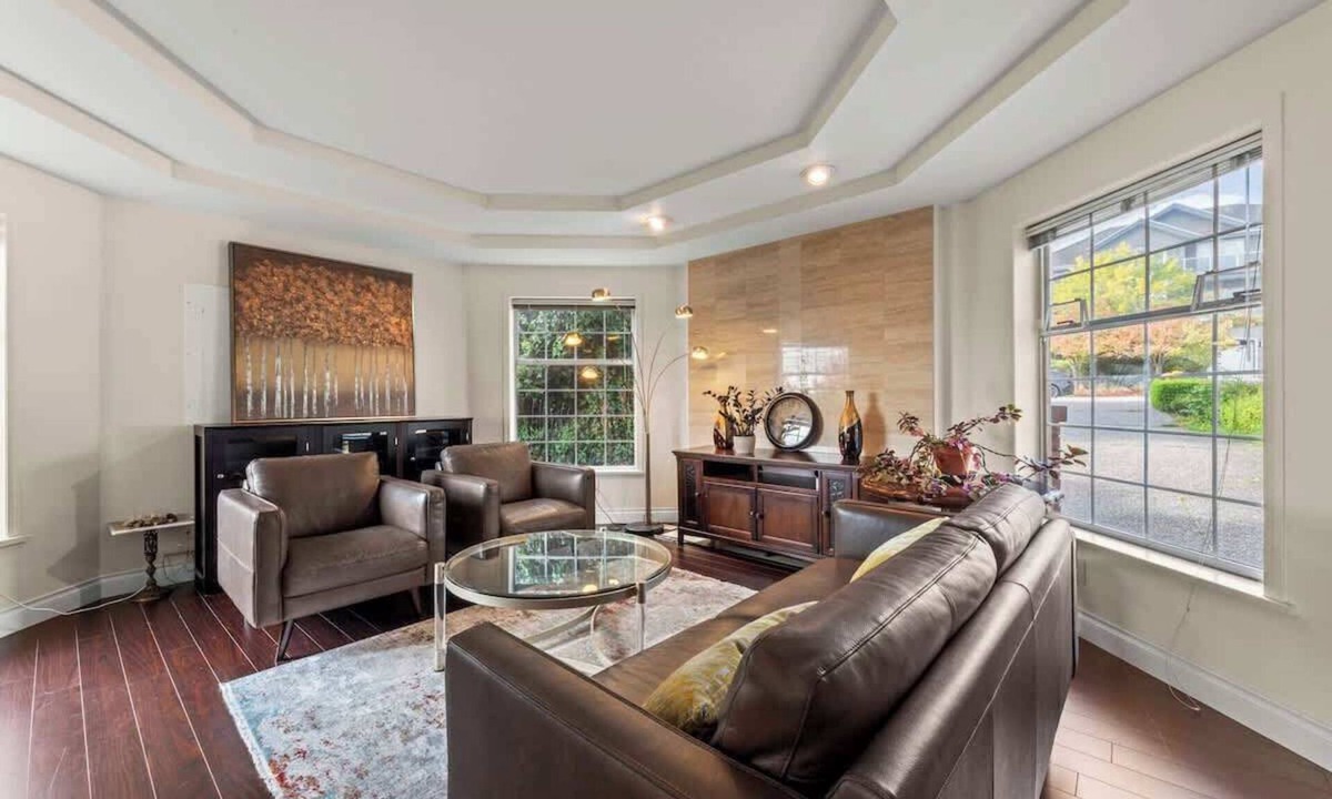 Coquitlam House | Spacious 3BR Family Home in Quiet Coquitlam