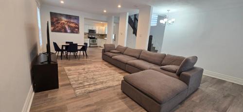 Walkerville Apartment | Spacious 4BR Home in Walkerville with BBQ & Parking
