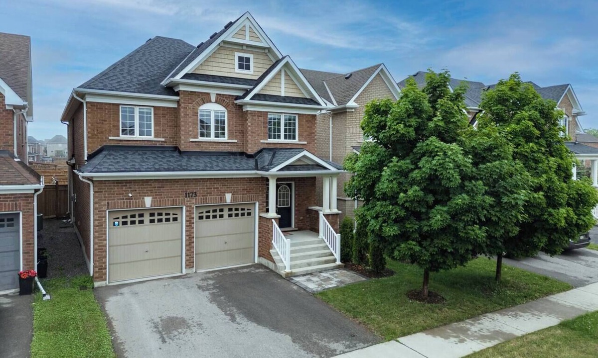 Durham Region House | Spacious 4BR Retreat | Backyard | Near Ontario